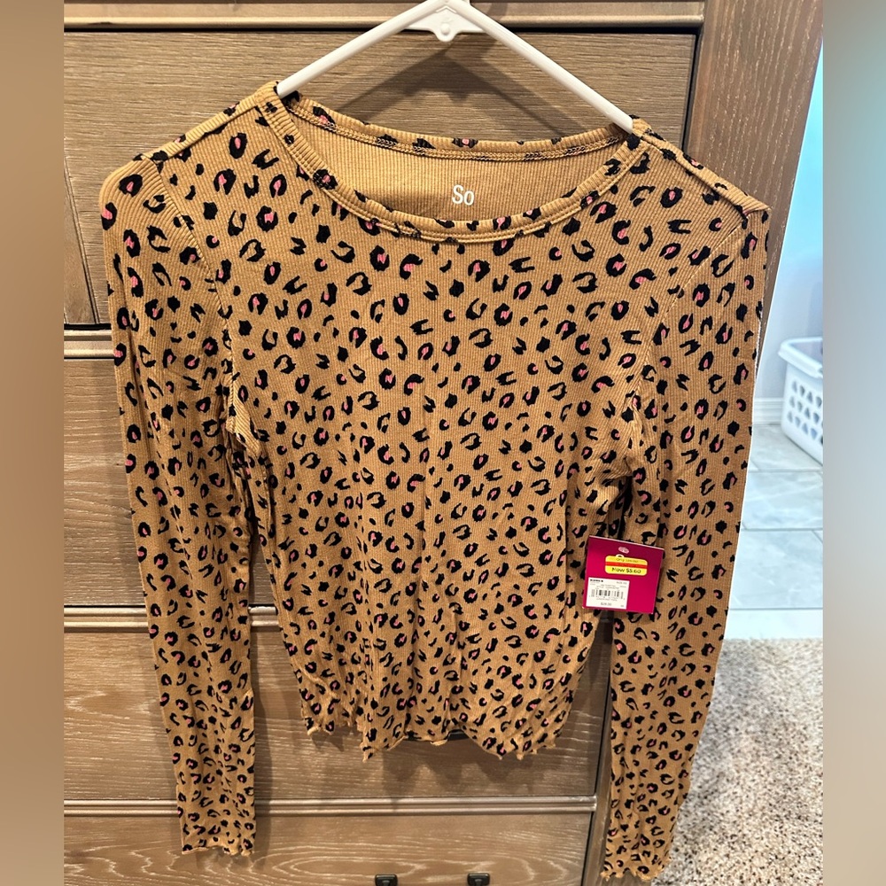 SO new Leopard long sleeve top